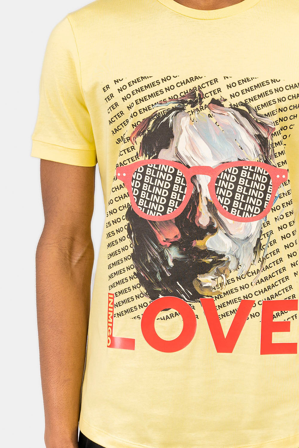 T-shirt imprimé d'amour surréaliste